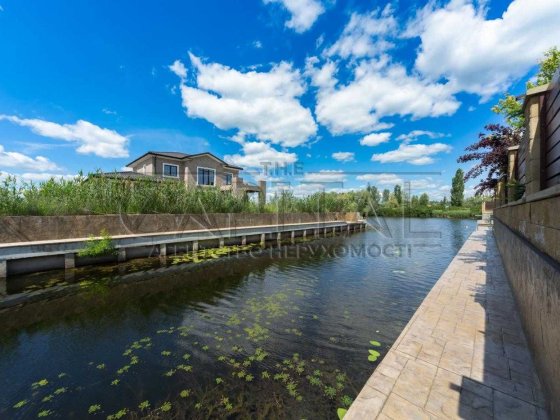 Продаж будинку на Дамбі Козин вихід до річки купить дом с бассейном Козин