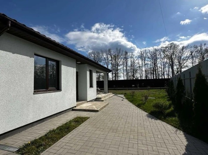 Будинок з ремонтом та меблями в Ворзелі - фото 1