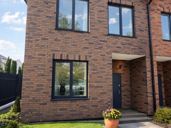 Крайній таунхаус 98 м² зі штукатуркою Ворзель задній дворик газ Ворзель