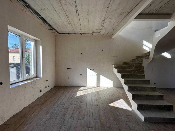 Сертифікат!!! чудова пропозиція з ремонтом. ТОП локація - фото 1