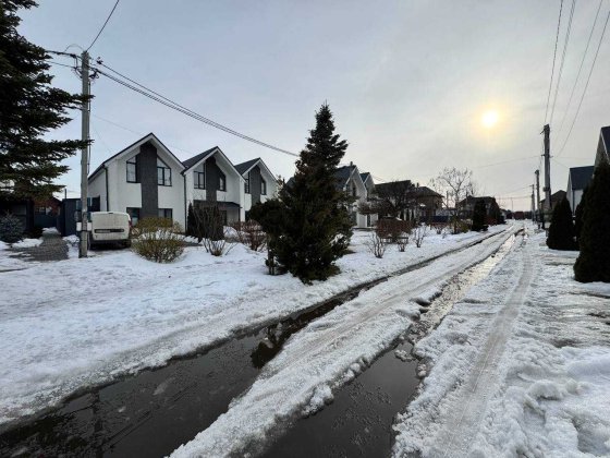 Кутовий таунхаус з каміном 103м2\3 сотки Святопетровское