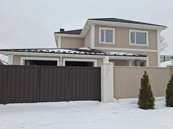 Продається будинок 280 м² з гаражем на 2 авто у Гатному Гатне