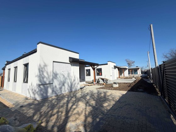 Будинок з початковим ремонтом | Монолітне перекриття | Є Оселя Білогородка