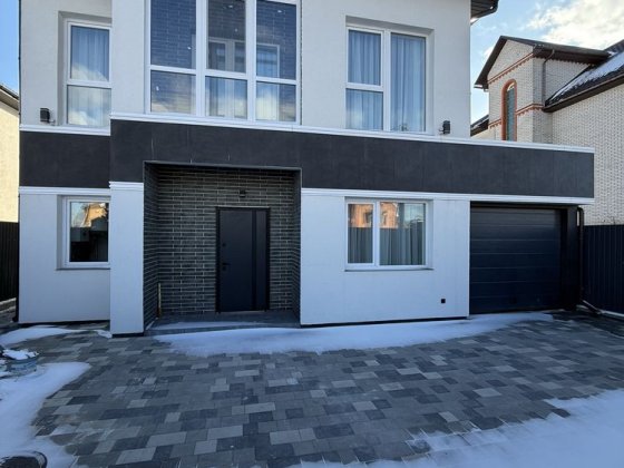 Новий будинок з ремонтом в Гатне в 1 хвилині від Києва