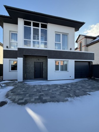 Новий будинок з ремонтом в Гатне в 1 хвилині від Києва - фото 1