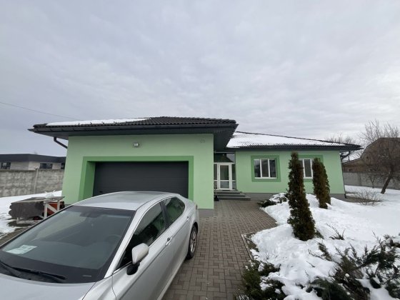 Будинок з сучасним ремонтом та гаражем в Білогородці! Ділянка 24 сотки Білогородка