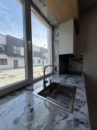 Таунхаус з ремонтом, меблями і технікою | 11 км до Києва | Без комісії - фото 1