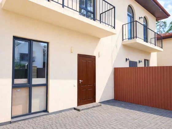 Таунхаус з частковим ремонтом. Сертифікат.  Мінімальне оформлення. Ворзель