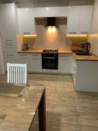 Таунхаус з ремонтом + мансарда, центральні комунікації. Газ - фото 1