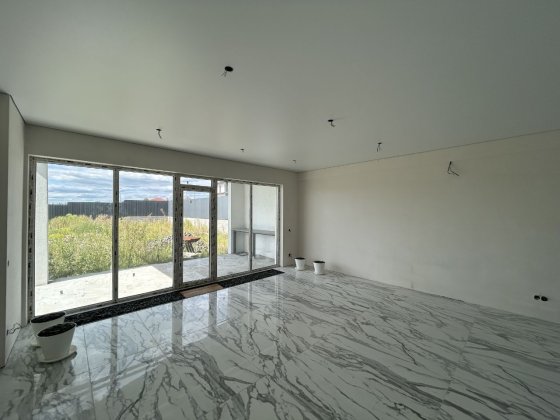 Будинок з ремонтом поблизу Київа/ твердотопл та ел.котел Білогородка