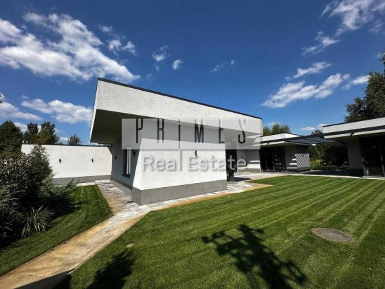 Продаж будинку у Козині - комфорт та природа 320 м2 10 соток Козин