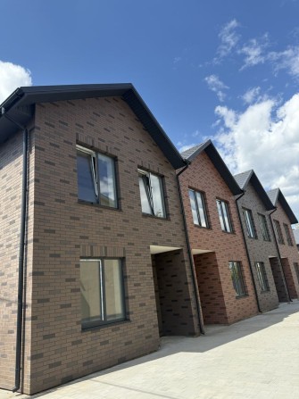 Продають таунхауси в Ворзелі! Газ, цегла і мін вата великий двір - фото 1