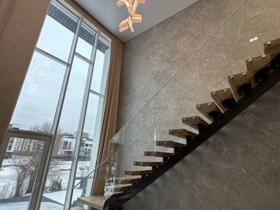 Такнхаус з виходом до озера/ Ремонт/ Техніка/ Без комісіі Гатне