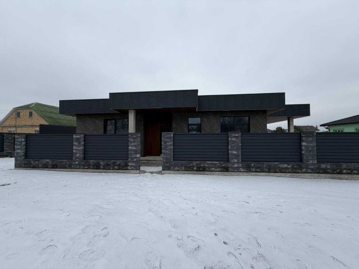 Одноэтажный дом в стиле хай-тек в Белогородке — 114–130 м² - фото 1