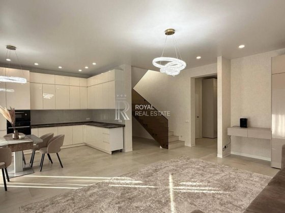 Продам будинок. Село Гатне. Курганна вул., 42. 2 км від Києва! Гатне