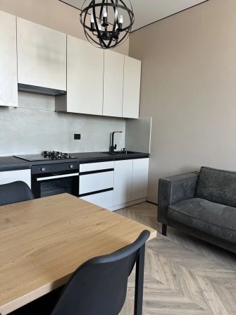 Нова Конча Заспа,ремонт, меблі, паркомісце, власний двір - фото 1