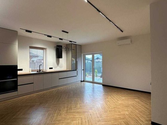 Одноповерховий будинок з ремонтом у Ворзелі, 98 м², 4 сотки