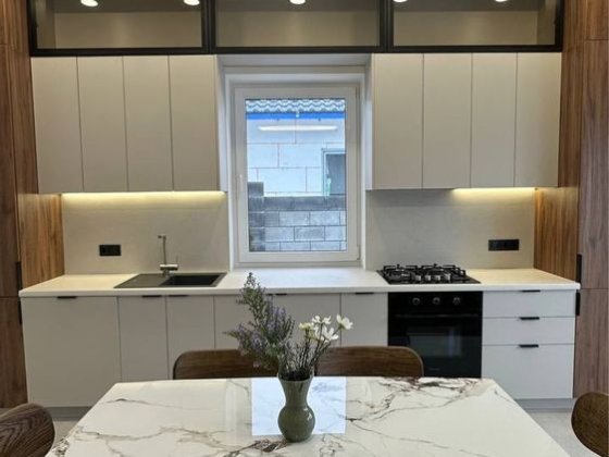 Будинок у Варзелі з новим ремонтом та каміном! Ворзель