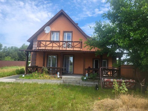 Продаж чудового будинку в Вишеньках біля каналу Вишеньки