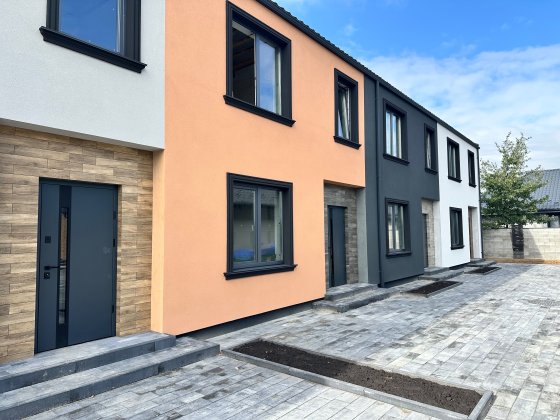 Продам Таунхаус в Новому КМ. Велика загальна Територія. Парковка. ГАЗ! Ворзель