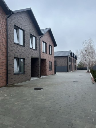 Стильні таунхауси з власним двором!Газ, побудовані з цегли, паркомісце - фото 1
