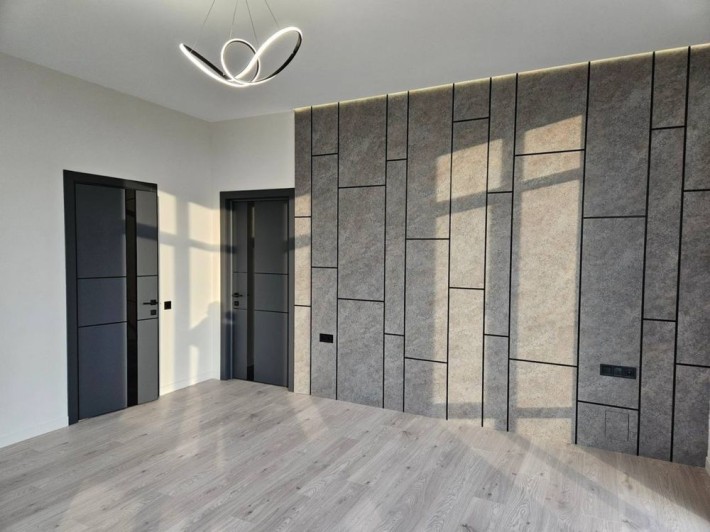 Продам дуже стильний БУДИНОК з ремонтом, закрите КМ, теплов. нас.8 сот - фото 1