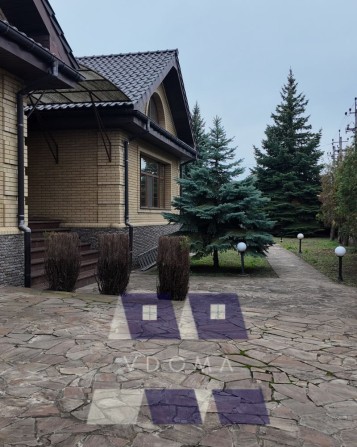 Продаж маєтку в КМ «Золоче» 675м2 - фото 1