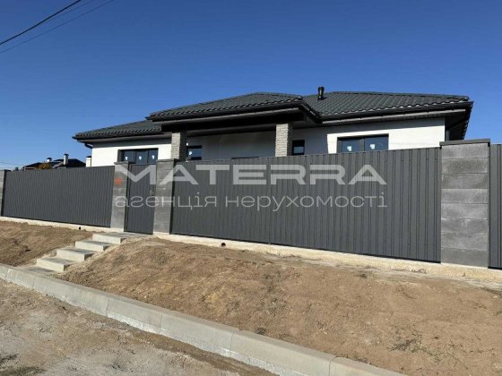 Продаж одноповерхового будинку 86 м² на ділянці 5 соток, відеоогляд Білогородка