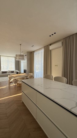 Преміум будинок 210 м² з ремонтом, басейн, газ, охорона 24/7 - фото 1