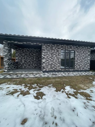 Готовий будинок з газом на ділянці 7 соток - фото 1