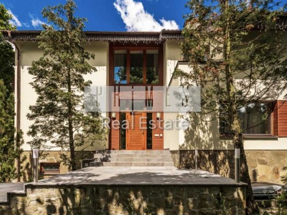 Продаж будинку з басейном в Білогородці, Київська областьі Белогородка