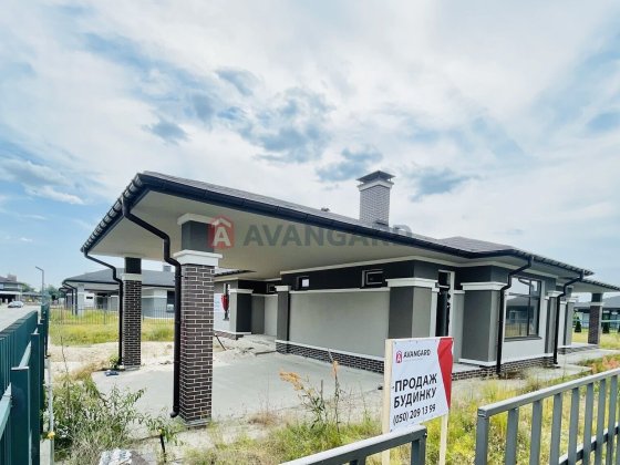 Котедж в Золоче, дім за містом 10 км від Києва! Вишеньки