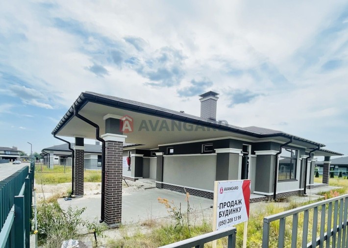 Котедж в Золоче, дім за містом 10 км від Києва! - фото 1