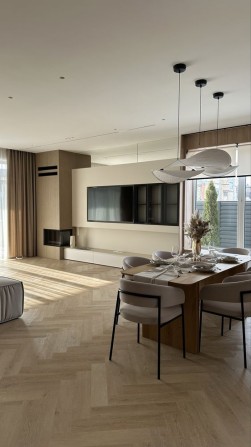 Будинок з дизайнерським ремонтом Ходосівка ділянка  15 соток 220м2 - фото 1