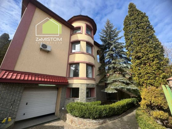 №1098.‼️Два будинку 225 м2  та 110 м2 на ділянці 30 соток в КМ Золоче Вишенки