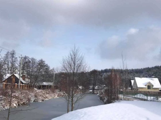 с. Гнідин. Будинок 120 кв. Ділянка 7 соток, з виходом до водойми. Гнедин