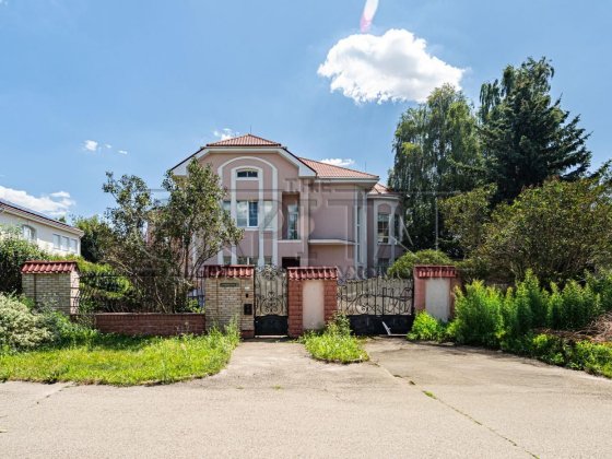 Продаж будинку з басейном, Білогородка, Бучанський район Белогородка