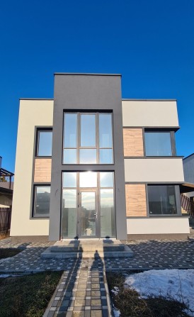 Продам дом 145 кв.м.+ тераса. Парковка на 2 авто 6 соток. - фото 1