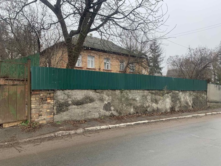 Продаж будинку в центрі села Лісники, 6 соток - фото 1