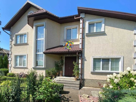 Продаж будинку, 250 кв. м, 5 кімнат, на вул. Жертв революції Вишеньки