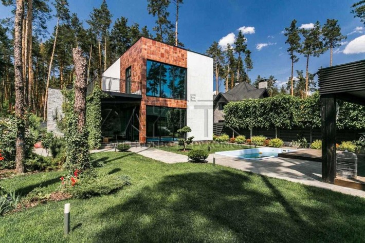 Продаж будинку з дизайнерським ремонтом та бассейном село Гнідин - фото 1