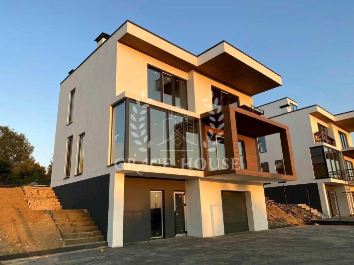 Продажа нового дома с панорамным видом в Лесниках (новообуховское нап) - фото 1