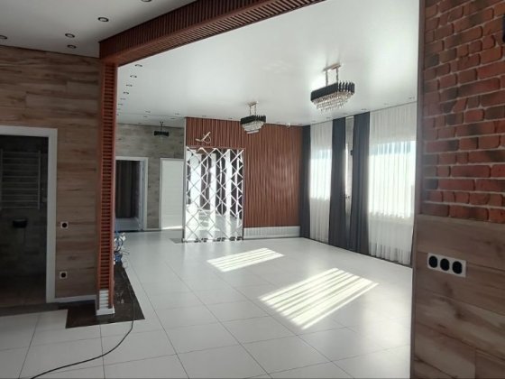 Будинок з ремонтом в Гореничах Гореничі