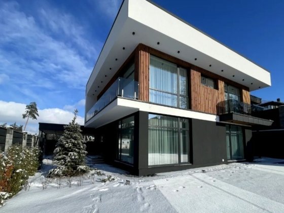 Новий будинок з ремонтом в лісі КМ Нова Ходосівка без %