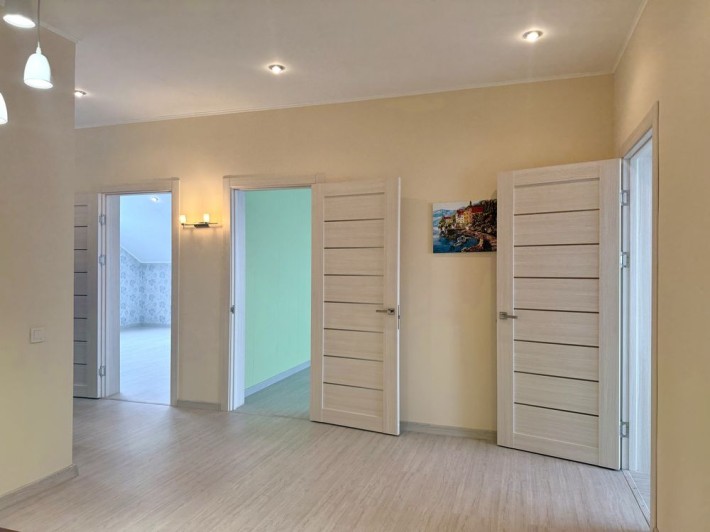 Продам будинок з ремонтом, газом та підвалом в Гореничах - фото 1