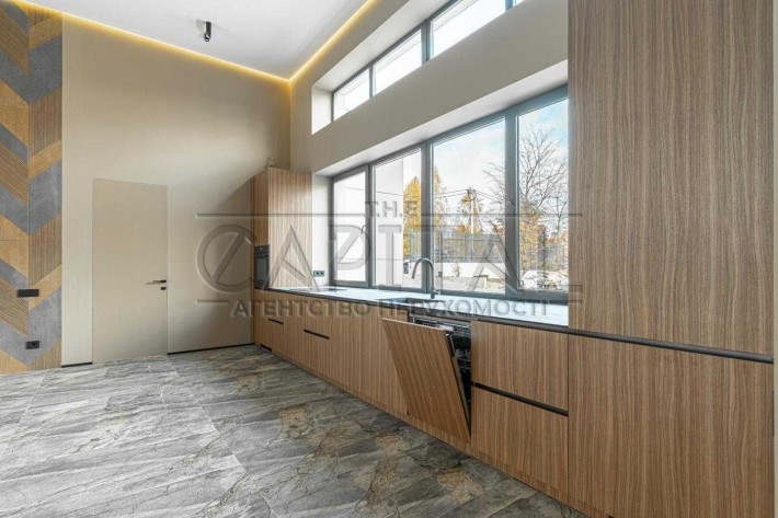 Продаж будинку в закритому котеджному містечку с Лісники 5хв від Києва - фото 1