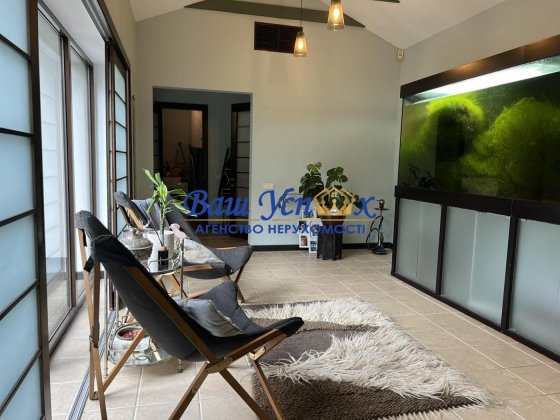 Продажа дома с озером  и  с  ремонтом село Гореничи . Гореничі