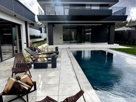 Архітектурний  сучасний будинок 250 м2 з власним басейном. Ходосівка. Ходосівка