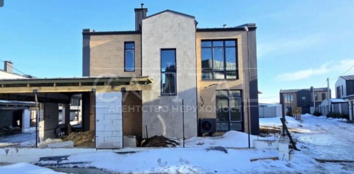 Продаж будинку з ремонтом  190 м2, 8 соток)і басейном - фото 1