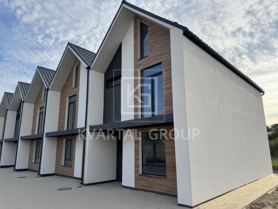 СУПЕР ЦІНА, Таунхаус у зручний локації без ремонту Стоянка